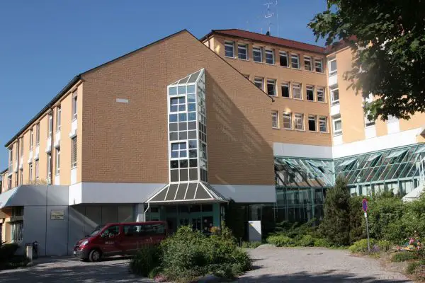 Außenansicht der Reha-Zentrum Bad Mergentheim Klinik Taubertal Baden